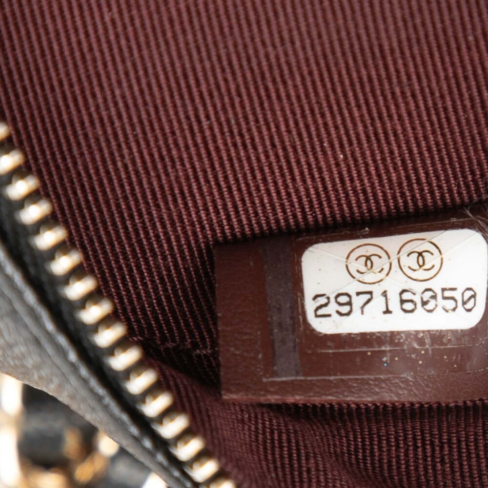 Pre-Loved Chanel CC Quilted Caviar Round Clutch With Chain - Picture 6 of 8